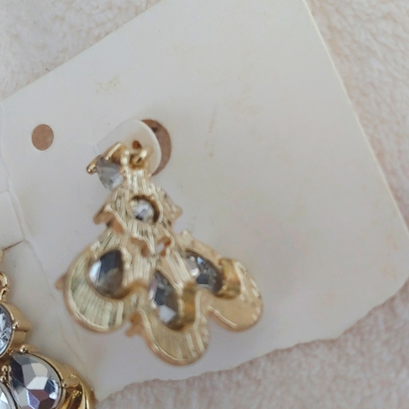 SALE 2 for $7: Metal Dangle Earrings NWOT - Picture 8 of 8